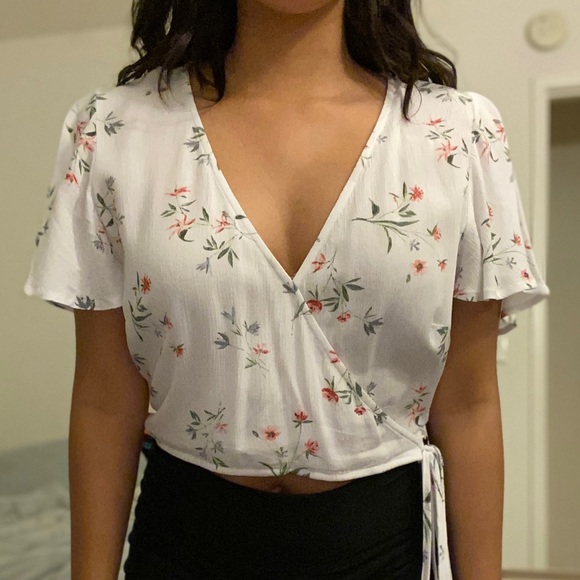 Lottie moss floral top! - Picture 2 of 4